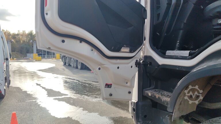 Knickgelenkter Muldenkipper Volvo FMX 500