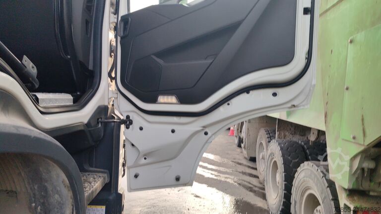 Knickgelenkter Muldenkipper Volvo FMX 500