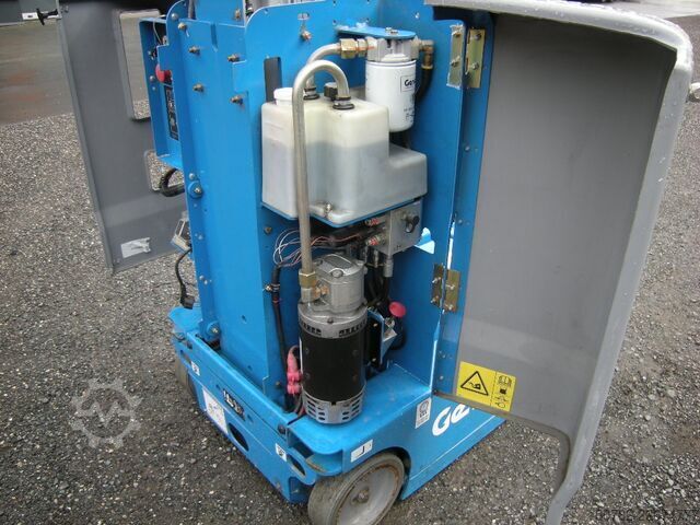 Selbstfahrende Arbeitsbühne Genini CR-15