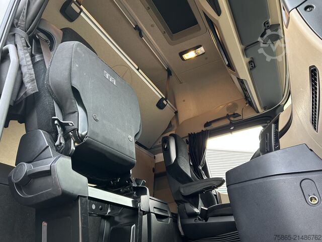 Standard tractor Mercedes-Benz Actros 1845 Gigaspace / Tacho V2 / PTO - Hydrau...