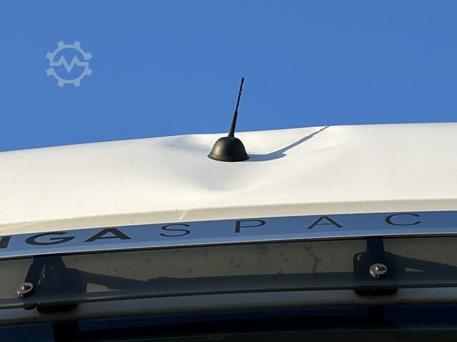 Standard tractor Mercedes-Benz Actros 1845 Gigaspace / Tacho V2 / PTO - Hydrau...