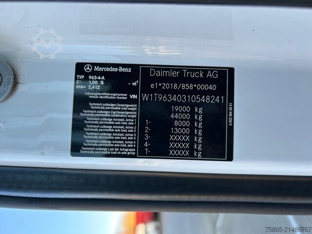 Standard tractor Mercedes-Benz Actros 1845 Gigaspace / Tacho V2 / PTO - Hydrau...