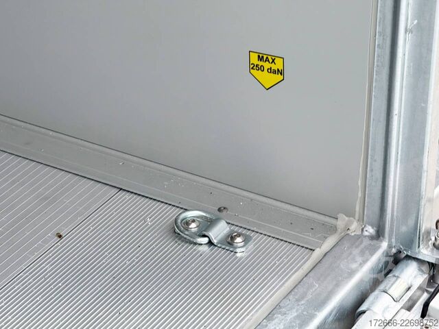 Box trailer Debon CHEVAL LIBERTE DEBON C700 ALU ROADSTER WEISS +SEITENTÜR