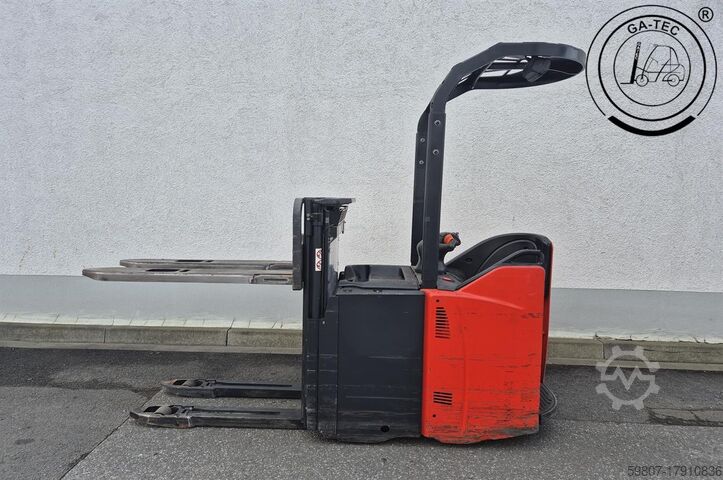 Pallet stacker Linde D14SP