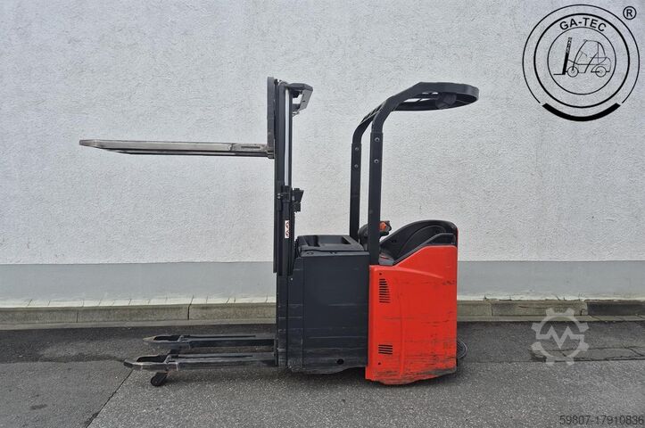 Pallet stacker Linde D14SP