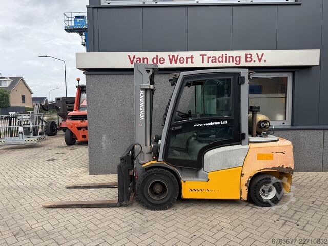 Jungheinrich TFG430 500DZ, triple mast 500, full free lift / sideshift / fork positioner / 2019 / 8, JUNGHEINRICH TFG 430 500DZ triplo500 freelift / sideshift / vorkversteller / 2019 / 8850uur / LPG