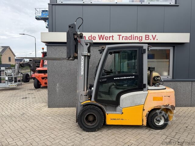Jungheinrich TFG430 500DZ, triple mast 500, full free lift / sideshift / fork positioner / 2019 / 8, JUNGHEINRICH TFG 430 500DZ triplo500 freelift / sideshift / vorkversteller / 2019 / 8850uur / LPG
