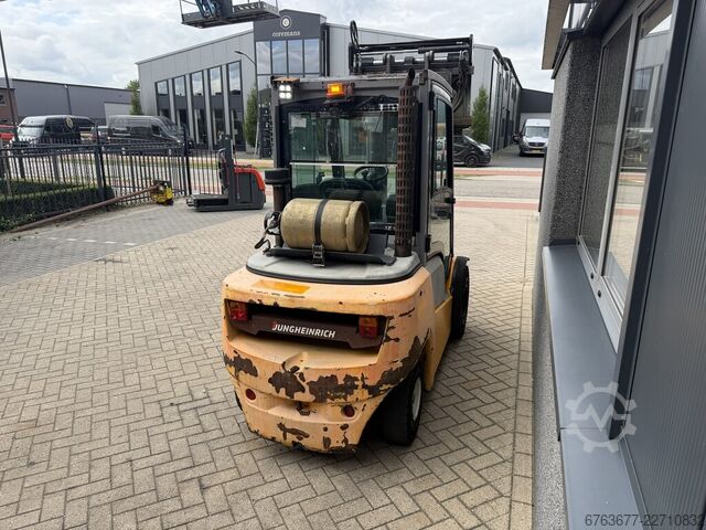 Jungheinrich TFG430 500DZ, triple mast 500, full free lift / sideshift / fork positioner / 2019 / 8, JUNGHEINRICH TFG 430 500DZ triplo500 freelift / sideshift / vorkversteller / 2019 / 8850uur / LPG
