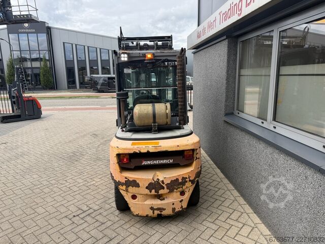 Jungheinrich TFG430 500DZ, triple mast 500, full free lift / sideshift / fork positioner / 2019 / 8, JUNGHEINRICH TFG 430 500DZ triplo500 freelift / sideshift / vorkversteller / 2019 / 8850uur / LPG