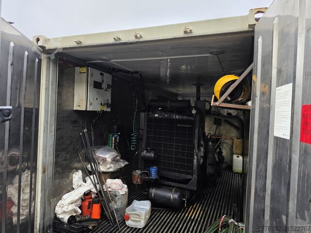 Hochdruckwasserstrahl im Container Woma 325ZP30