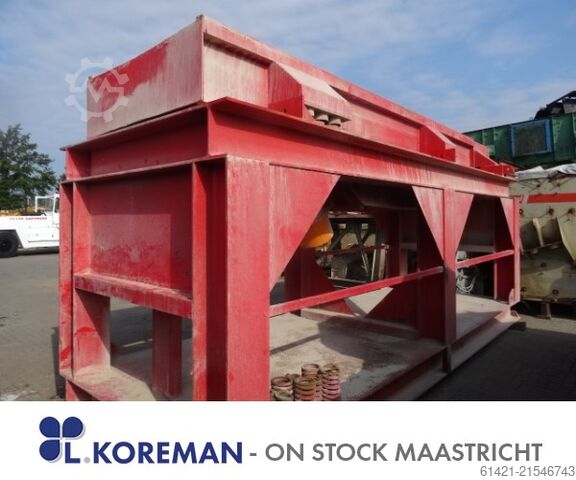 Nordberg Trichter mit Vibrationsrinne Nordberg Hopper with Vibrating Chute