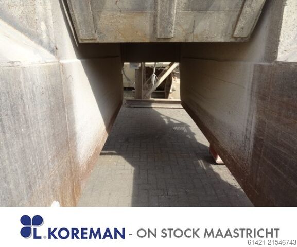 Nordberg Trichter mit Vibrationsrinne Nordberg Hopper with Vibrating Chute