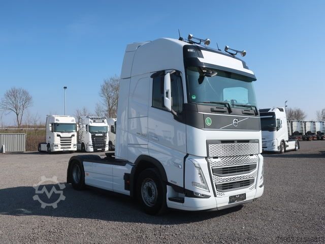Standard SZM Volvo FH 500 Globe XL Euro 6 Retarder I-Park Cool
