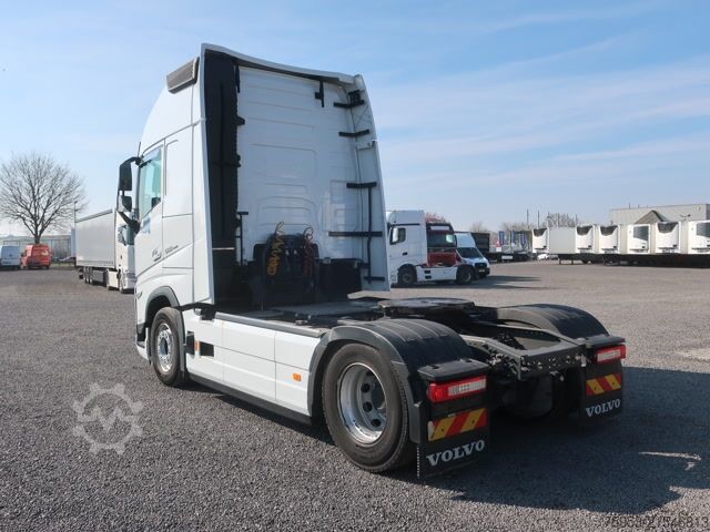 Standard SZM Volvo FH 500 Globe XL Euro 6 Retarder I-Park Cool