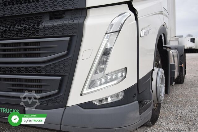 Standard tractor unit VOLVO FH 500 Globetrotter XL Varios