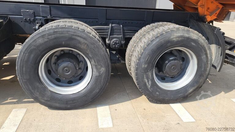 Tipper MAN 32.372 (BIG AXLE / STEEL SUSPENSION / MANUAL PU...