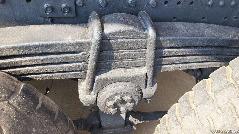 Tipper MAN 32.372 (BIG AXLE / STEEL SUSPENSION / MANUAL PU...