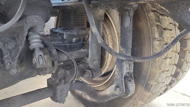 Tipper MAN 32.372 (BIG AXLE / STEEL SUSPENSION / MANUAL PU...