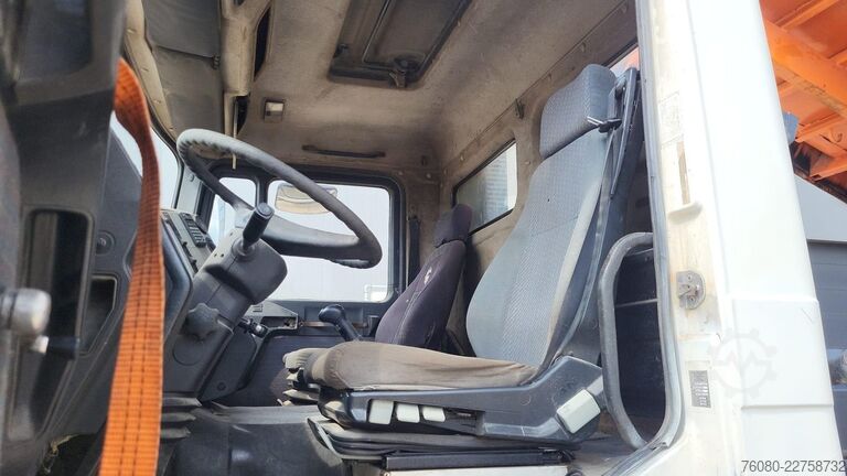 Tipper MAN 32.372 (BIG AXLE / STEEL SUSPENSION / MANUAL PU...