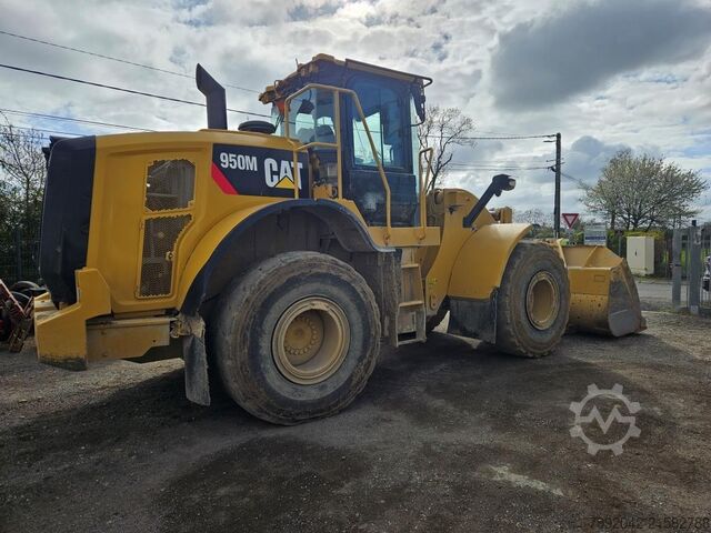 Radlader CATERPILLAR 950 M