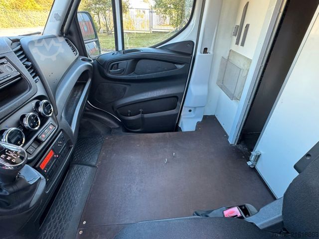 Transporter mit Koffer IVECO Daily 70C17 Koffer mit Ladebordwand*4 STÜCK*