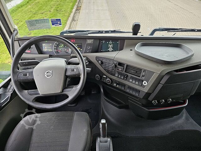 Standard-SZM VOLVO FH 500 6X2 STEERED PTO+HYDR