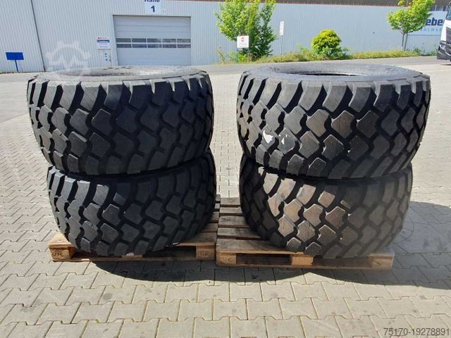 Landmaschine MERCEDES-BENZ Radlader Reifen mit Felge / NEU / lagernd