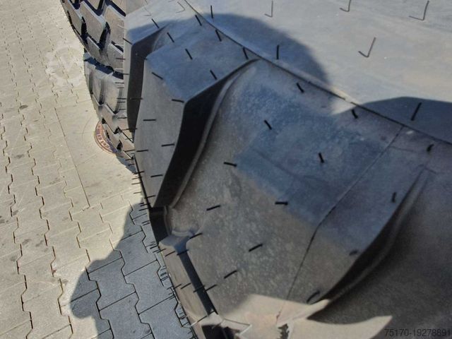 Landmaschine MERCEDES-BENZ Radlader Reifen mit Felge / NEU / lagernd