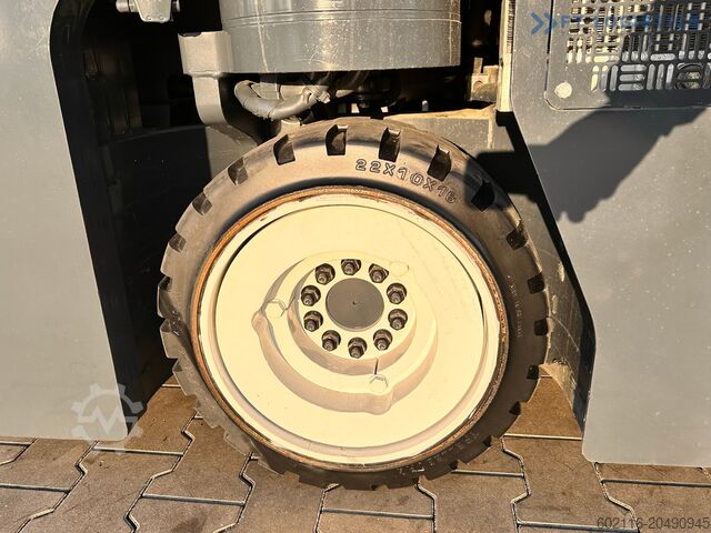 4-Wege-Gabelstapler Combilift C3000CB / LPG / TRIPLEX - 4900MM / LPG