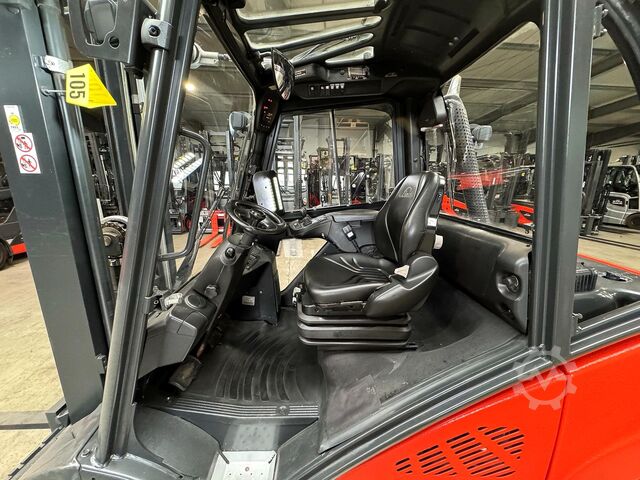 UVV 05/27, 3rd insurance check, side protection. Diesel engine, 8,030 operating hours. Linde H 25D