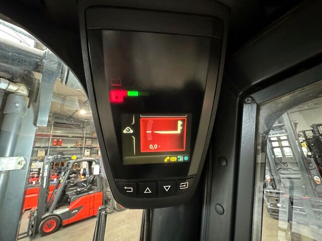 UVV 05/27, 3rd insurance check, side protection. Diesel engine, 8,030 operating hours. Linde H 25D