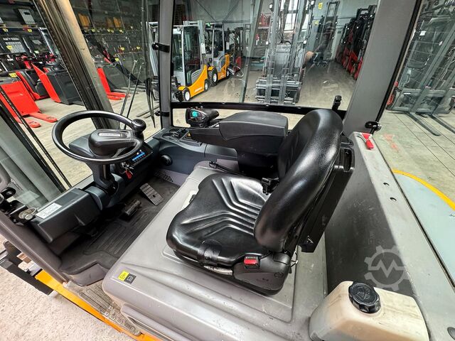 S+UVV 07/27, side protection, electric, 6,532 operating hours Jungheinrich EFG 430