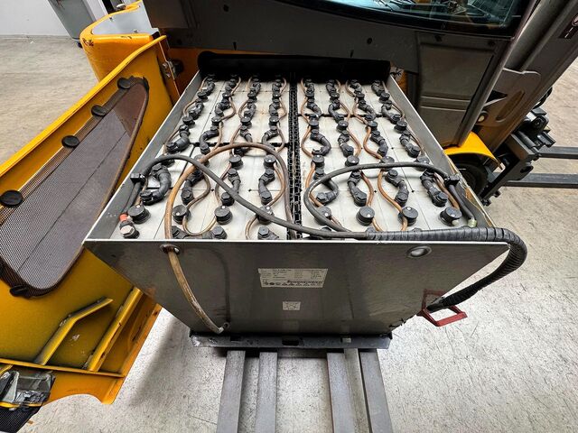 S+UVV 07/27, side protection, electric, 6,532 operating hours Jungheinrich EFG 430