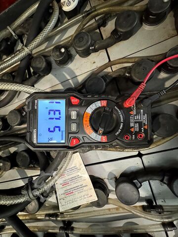 06/2023 battery replaced + UVV inspection 07/27 side protection. Linde E 18