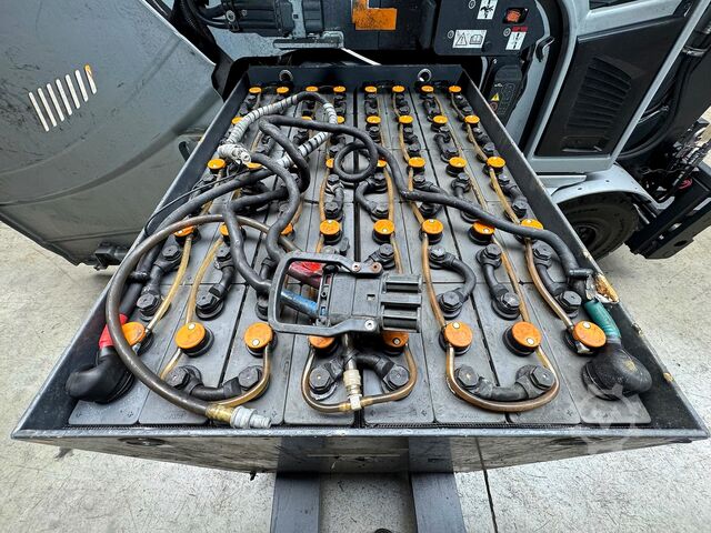 S+UVV 05/27, side guard. Electric, 5,917 operating hours Still RX 60-25