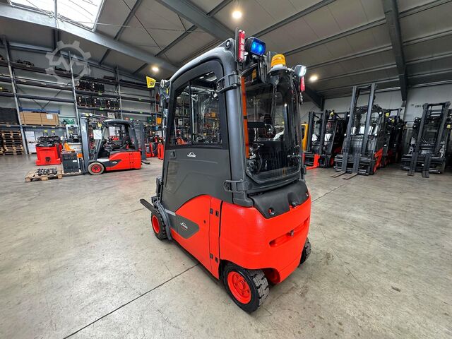 3rd and 4th valve, side shifter, electric, 7,399 operating hours Linde E 20PH
