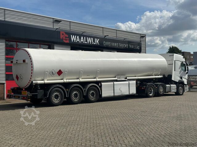 Hazardous substances Renault T440 ADR ( only  in combination with Trailer )