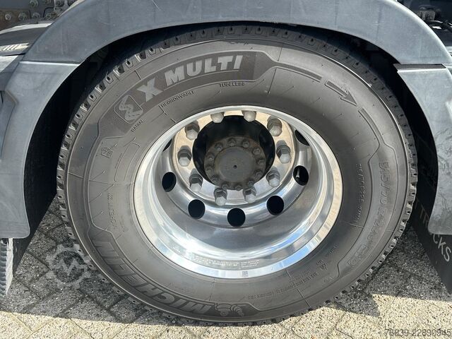 Hazardous substances Renault T440 ADR ( only  in combination with Trailer )