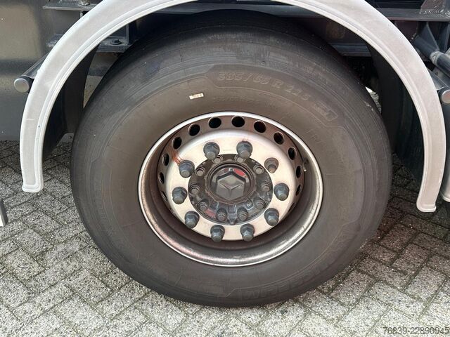 Hazardous substances Renault T440 ADR ( only  in combination with Trailer )
