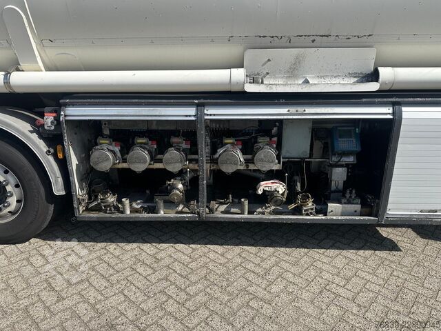 Hazardous substances Renault T440 ADR ( only  in combination with Trailer )