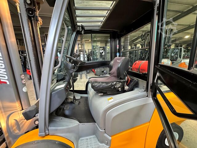 UVV 05/27, 3rd valve, sideshift, LPG, 3,483 hours Jungheinrich TFG 435