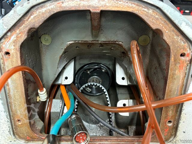 Universal-Bearbeitungszentrum Deckel Maho DMU 50eV