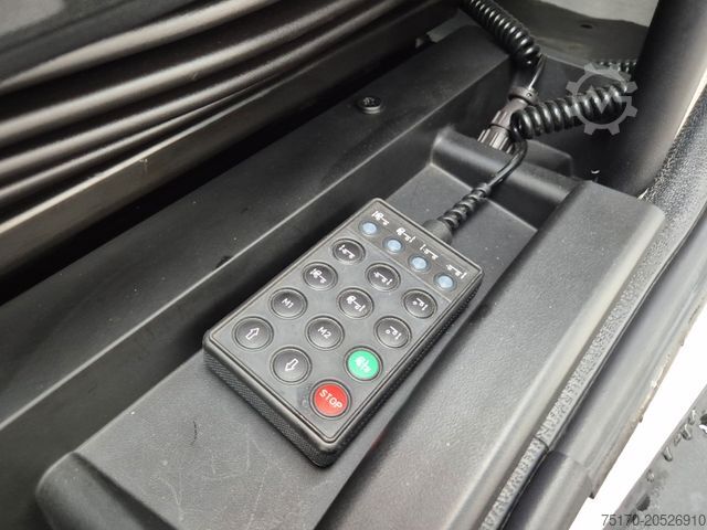 Skip truck IVECO AD260S40X/P Meiller AK16. T Funk AHK