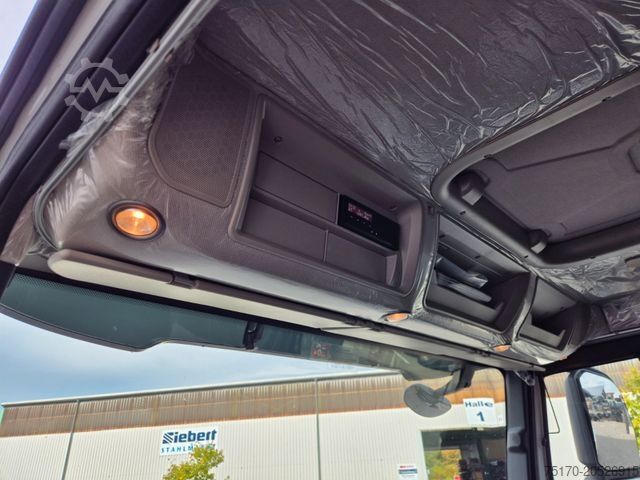 Roll-off tipper truck IVECO X-Way AT300X48Z/P HR OFF 6x4 Hiab Winterdienst