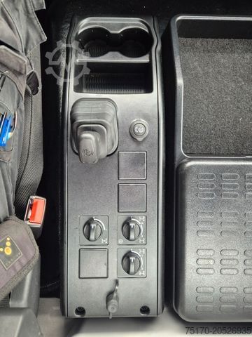 Kipper LKW IVECO Eurocargo ML150E32WS 4x4 Kran HMF 1130K Funk AHK