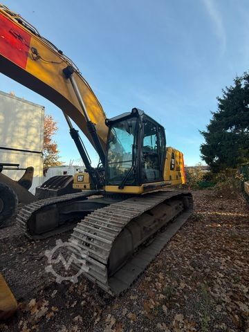 Chain excavator CATERPILLAR 330