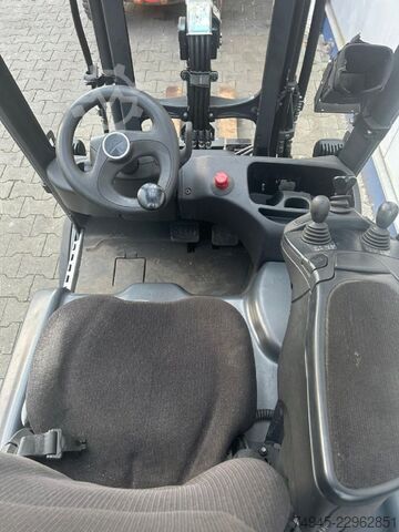Elektro 4 Rad-Stapler Linde E20PL -02 EVO