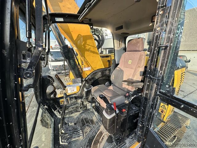 Crawler excavator JCB JZ141LC