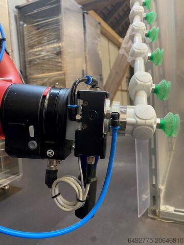 Industrial robot with manipulator Rethink Robotics Sawyer Roboter