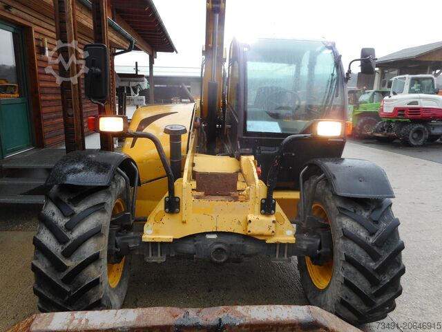 Telescopic handler New Holland LM732